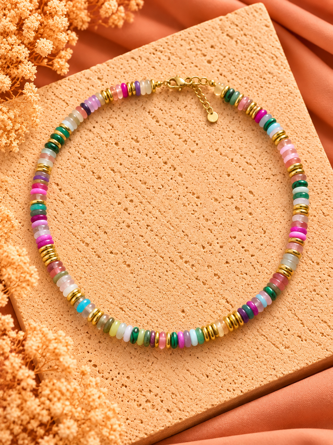 Kralenketting Multicolor met Goudkleurige Details | 40-45 cm