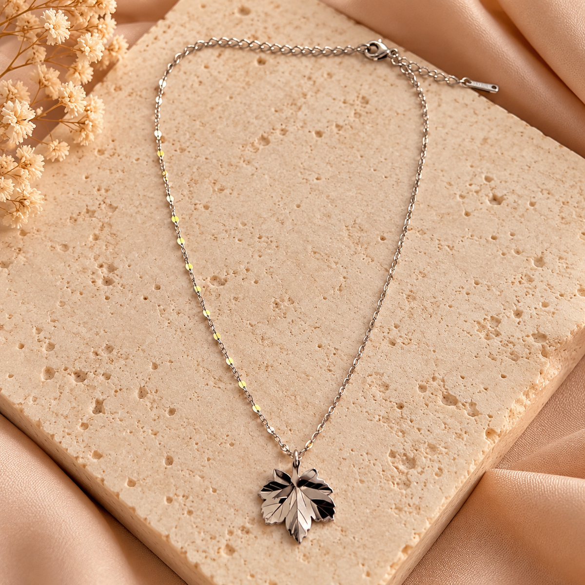 Zilverkleurige Ketting met Blaadje | Stainless Steel 40+5 cm