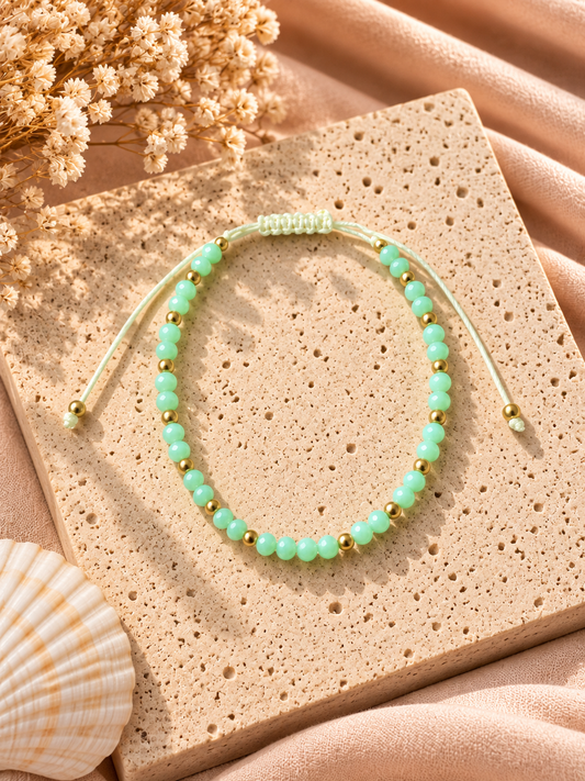 Mintgroen Enkelbandje met Kralen en Goudkleurige Details | One Size Fashion