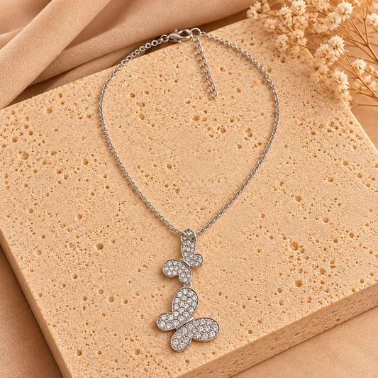 Zilverkleurige Ketting met Vlinders en Strass | Stainless Steel | 40 + 7 cm