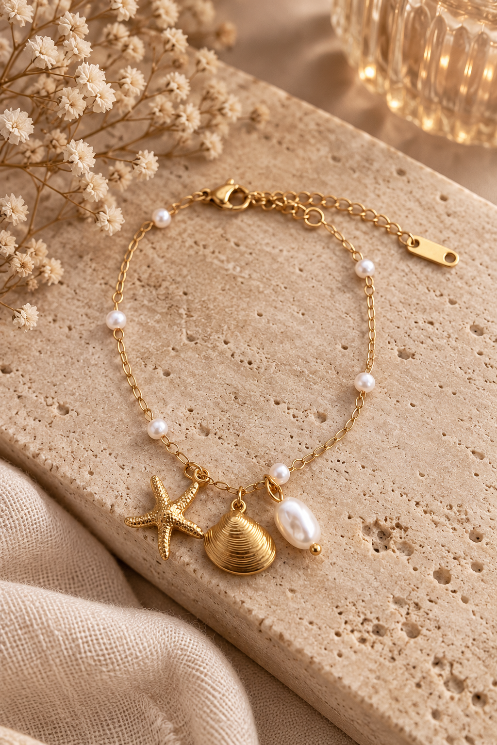 Goudkleurige Beach Armband met Schelp, Zeester & Parel